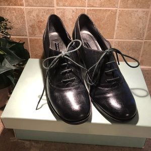 Bandolino Black Leather lace up shoes 7.5